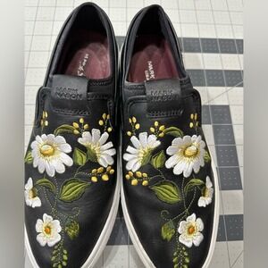 Mark Nason Los Angeles Size 7.5 Black Slip-Ons with Floral Embroidery‎
